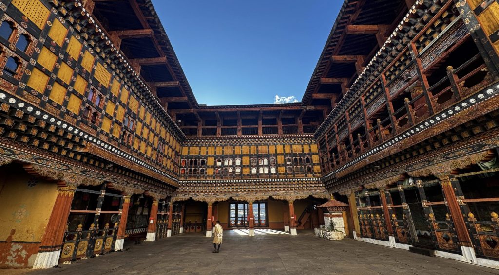 Filmproduktion in Bhutan – Filmgenehmigungen, Fixer & Line Production für Europäische Filmteams